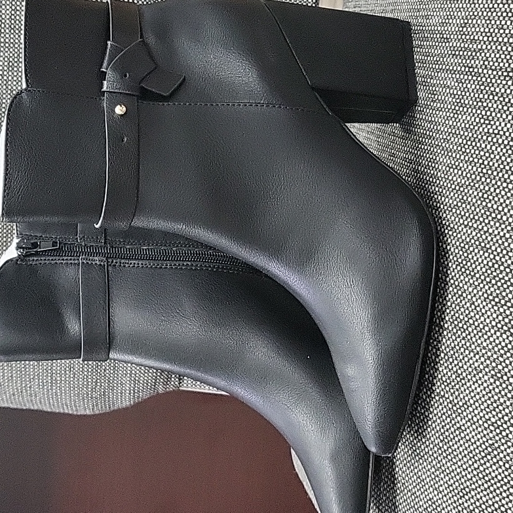 Heel boots, size 8.5